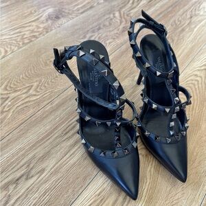 VALENTINO, excellent condition size 6.5 Valentino Rockstud Ankle Strap Pump 36.5